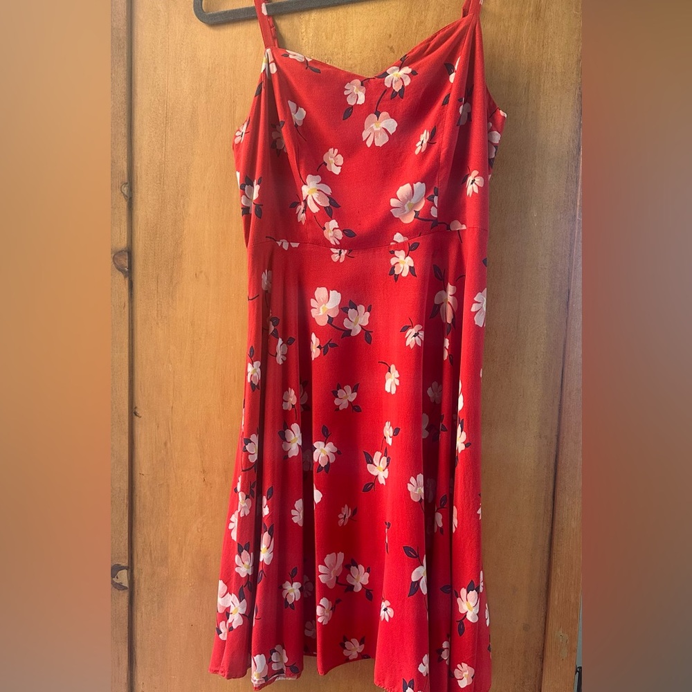 GAP SUNDRESS VINTAGE Red Floral Fit & Flare Adjustable Straps & Smocking at back - Picture 2 of 7